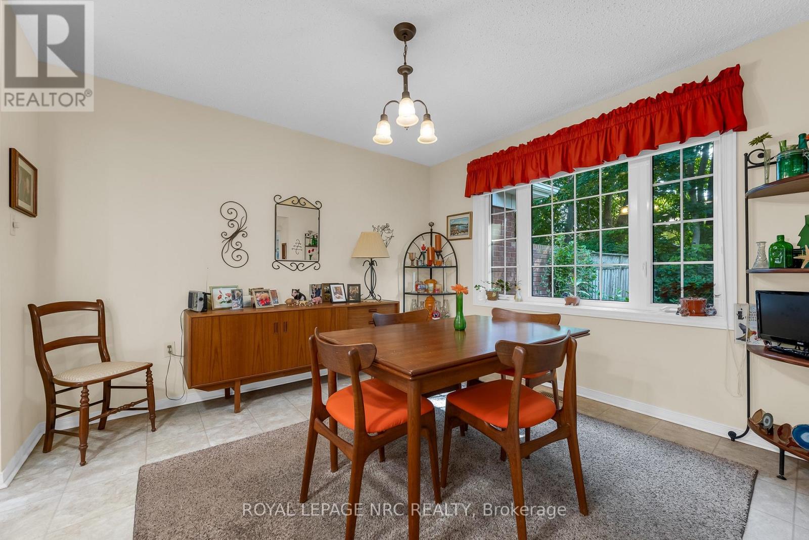 25 MILBURN DRIVE - 12