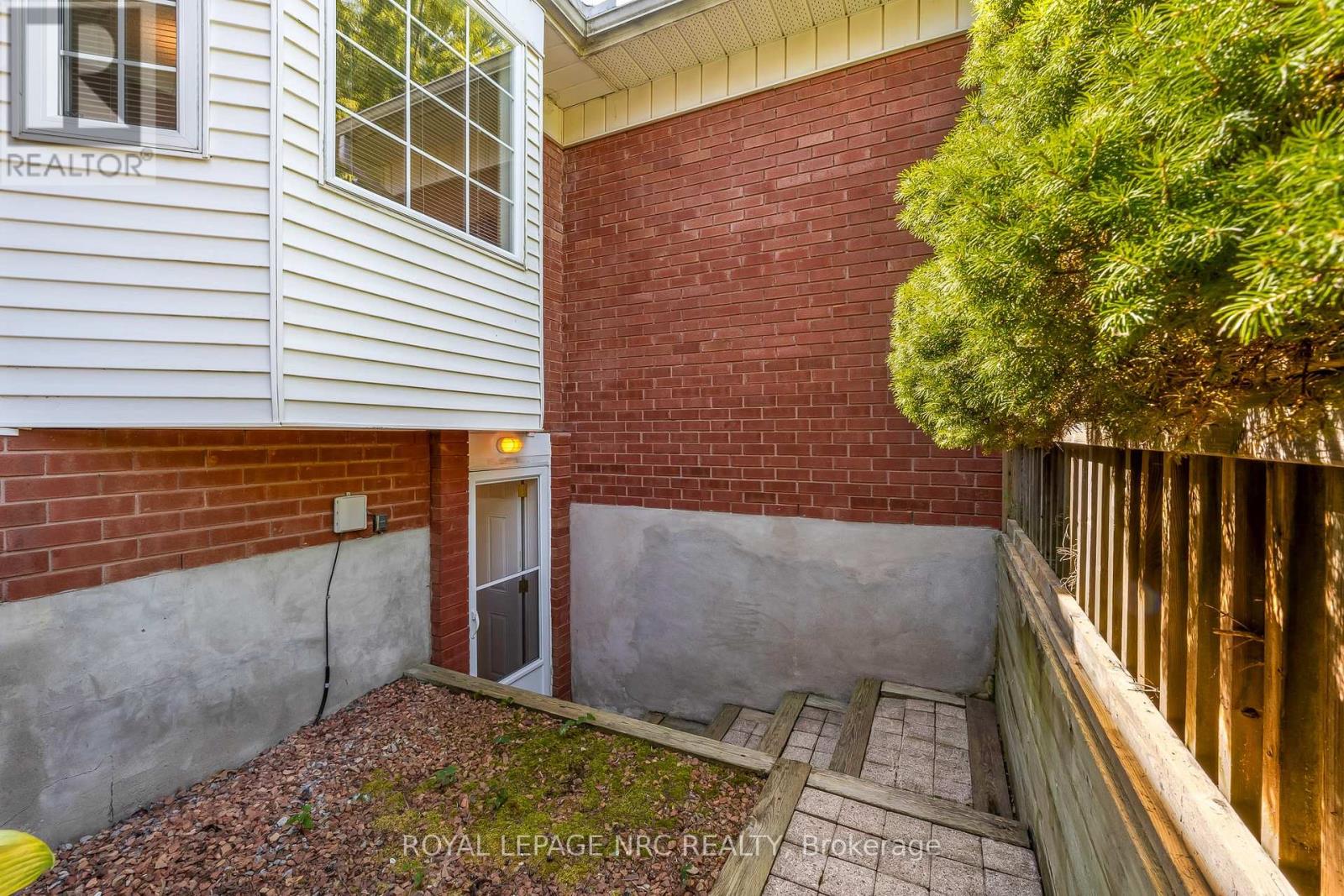25 MILBURN DRIVE - 8