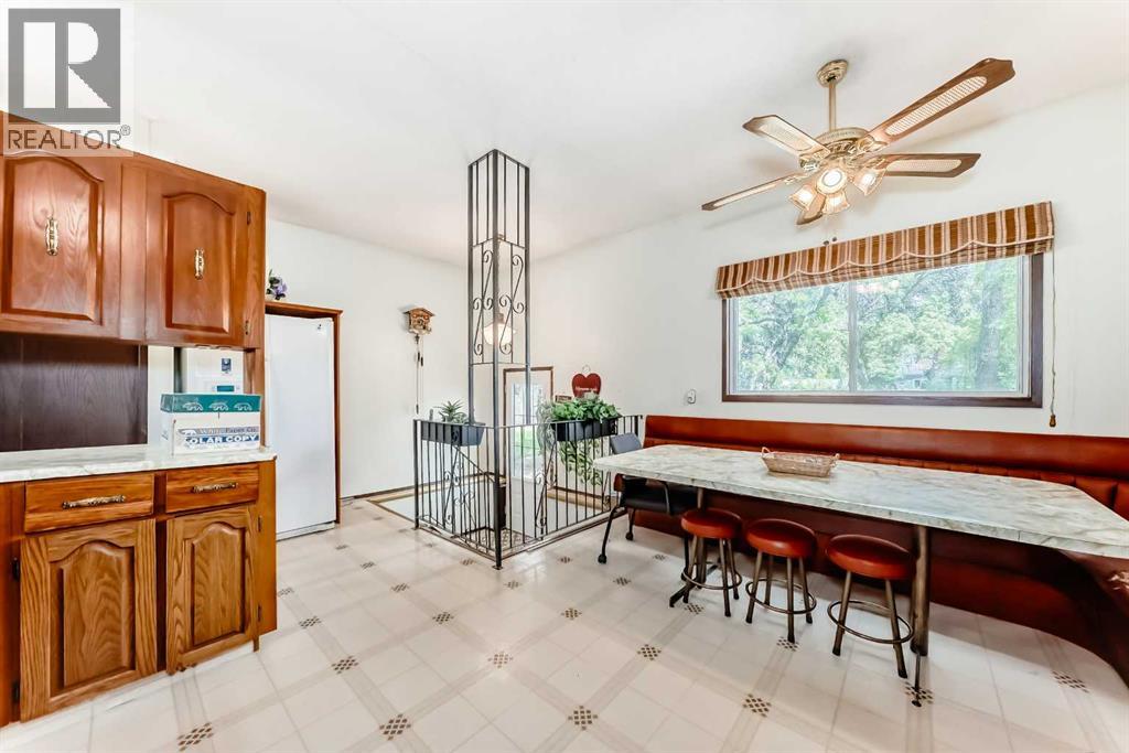 122 2 Avenue E - 10