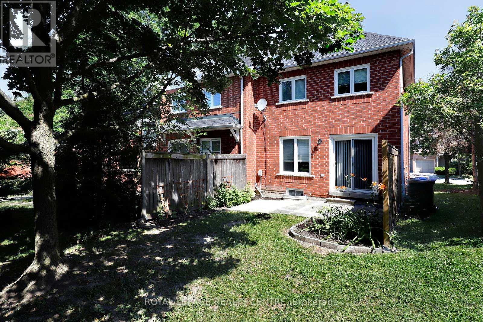#45 1575 SOUTH PARADE COURT - 27