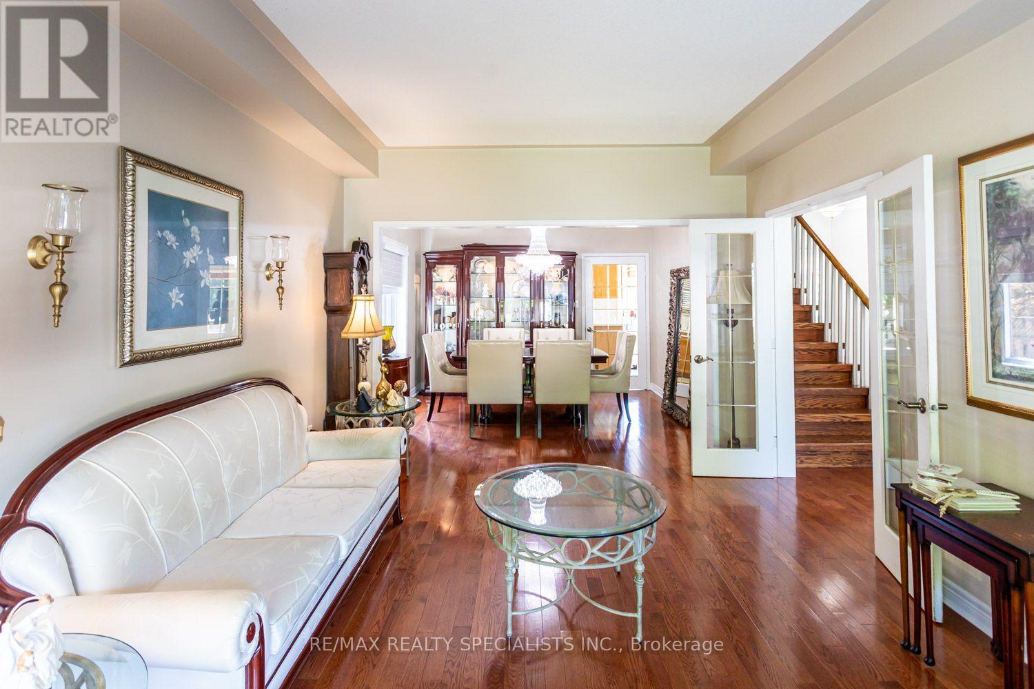 10 SPLIT MAPLE LANE - 12