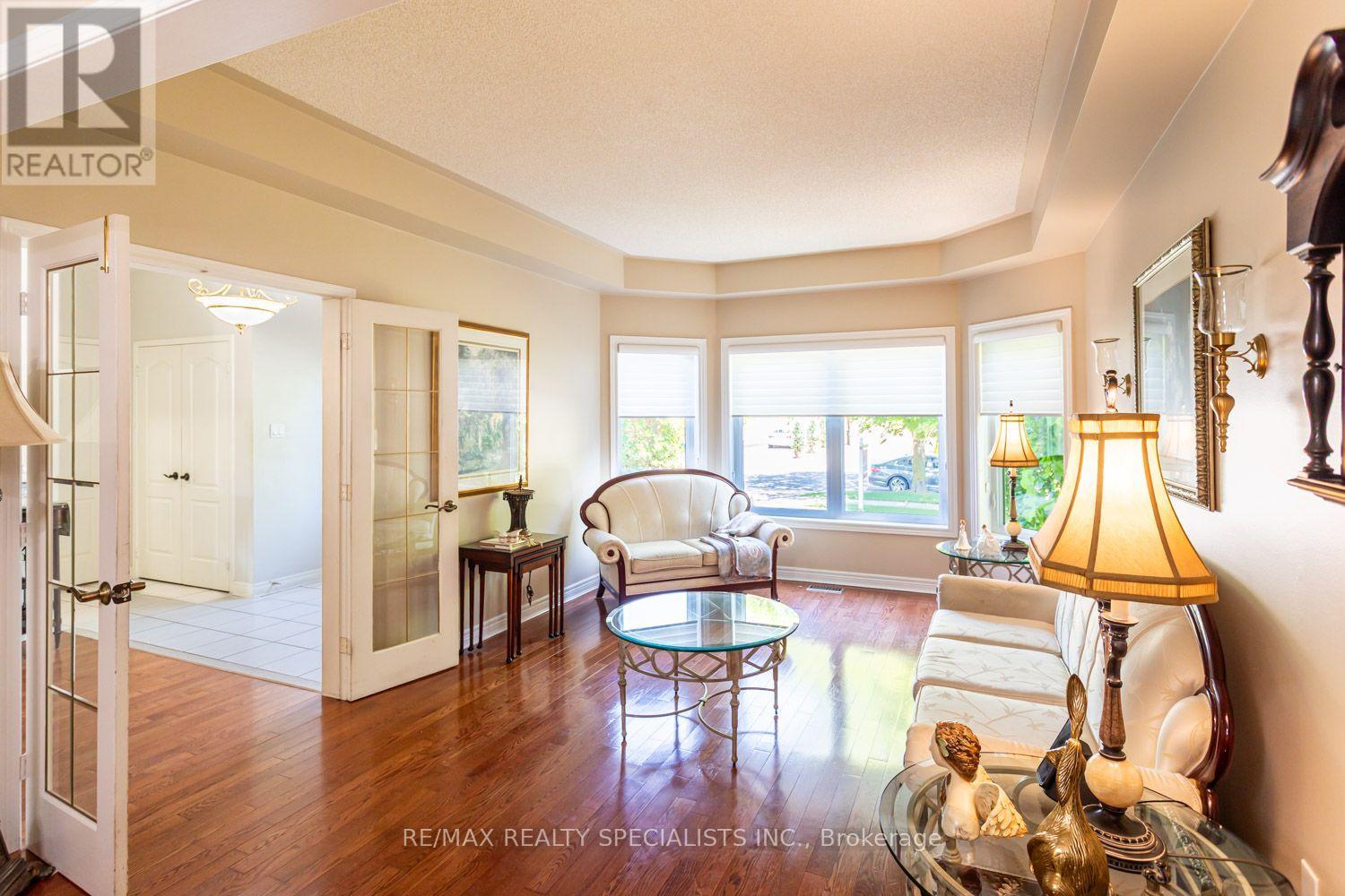 10 SPLIT MAPLE LANE - 16