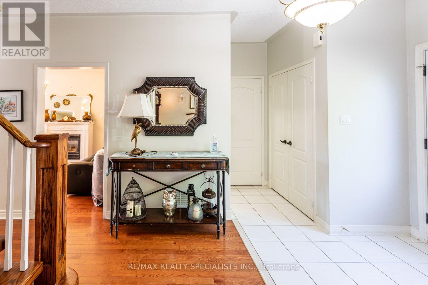 10 SPLIT MAPLE LANE - 17
