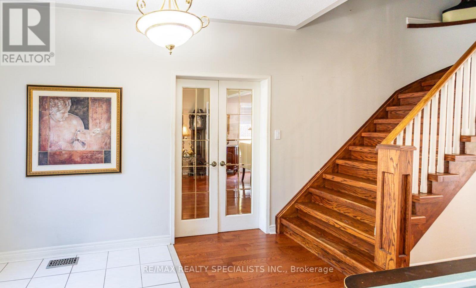 10 SPLIT MAPLE LANE - 18