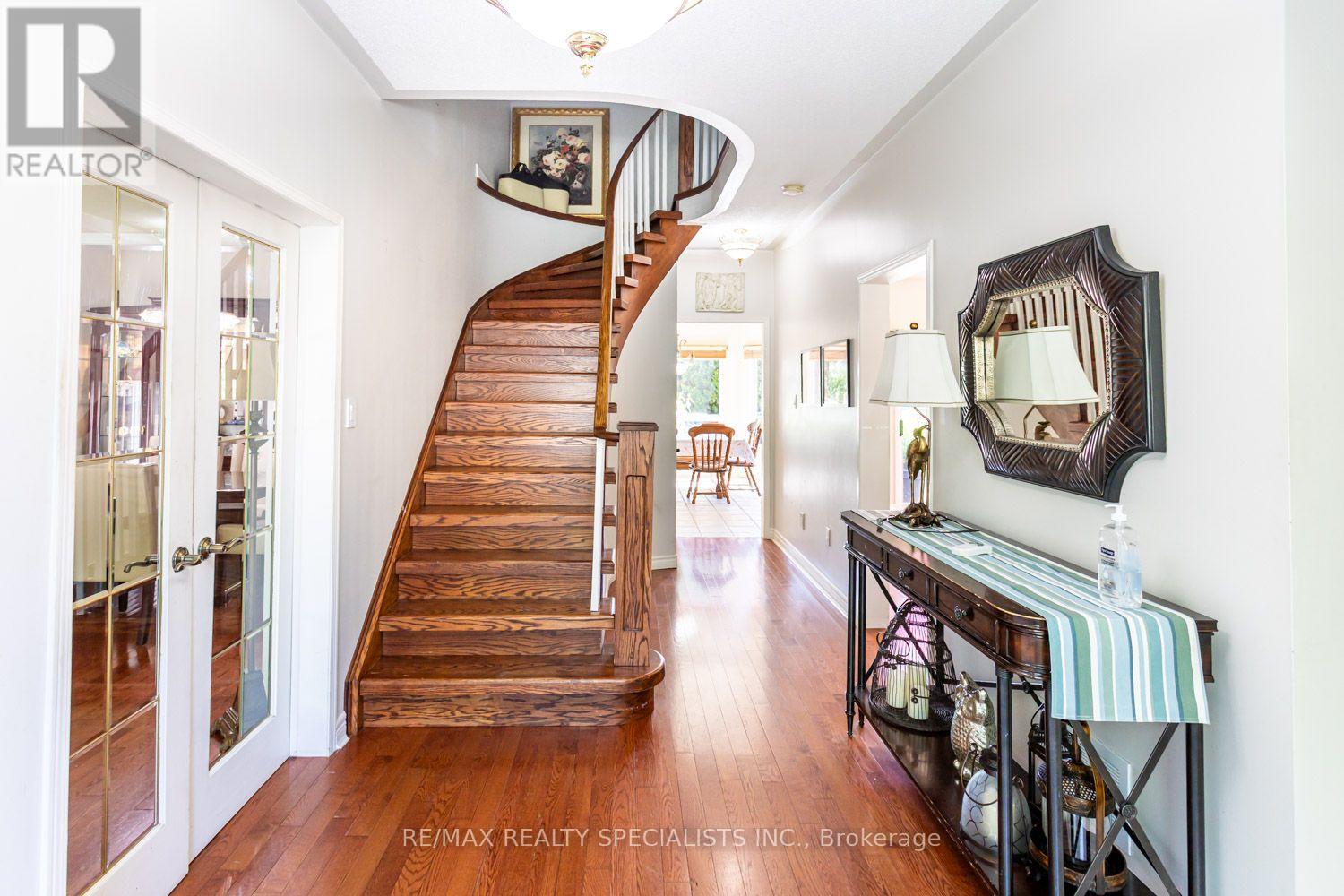 10 SPLIT MAPLE LANE - 19