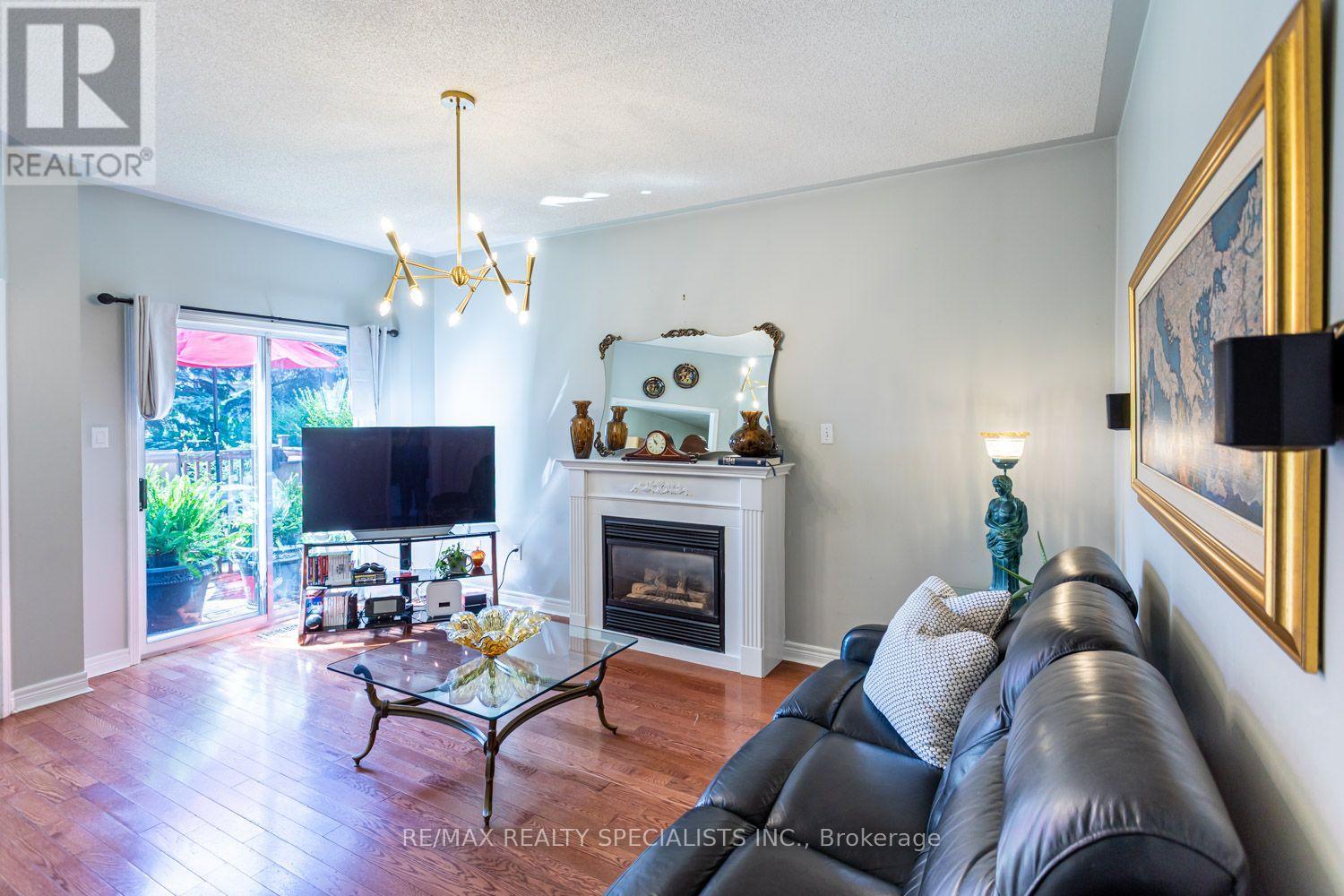 10 SPLIT MAPLE LANE - 22