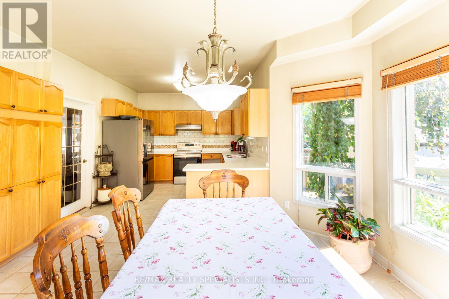 10 SPLIT MAPLE LANE - 25