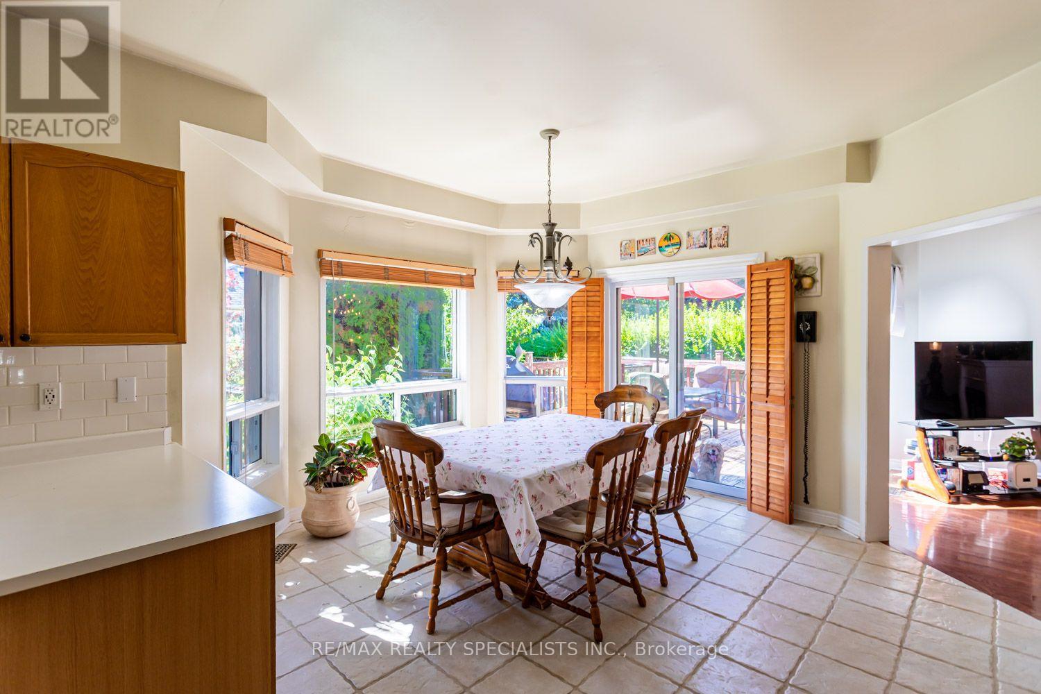 10 SPLIT MAPLE LANE - 29