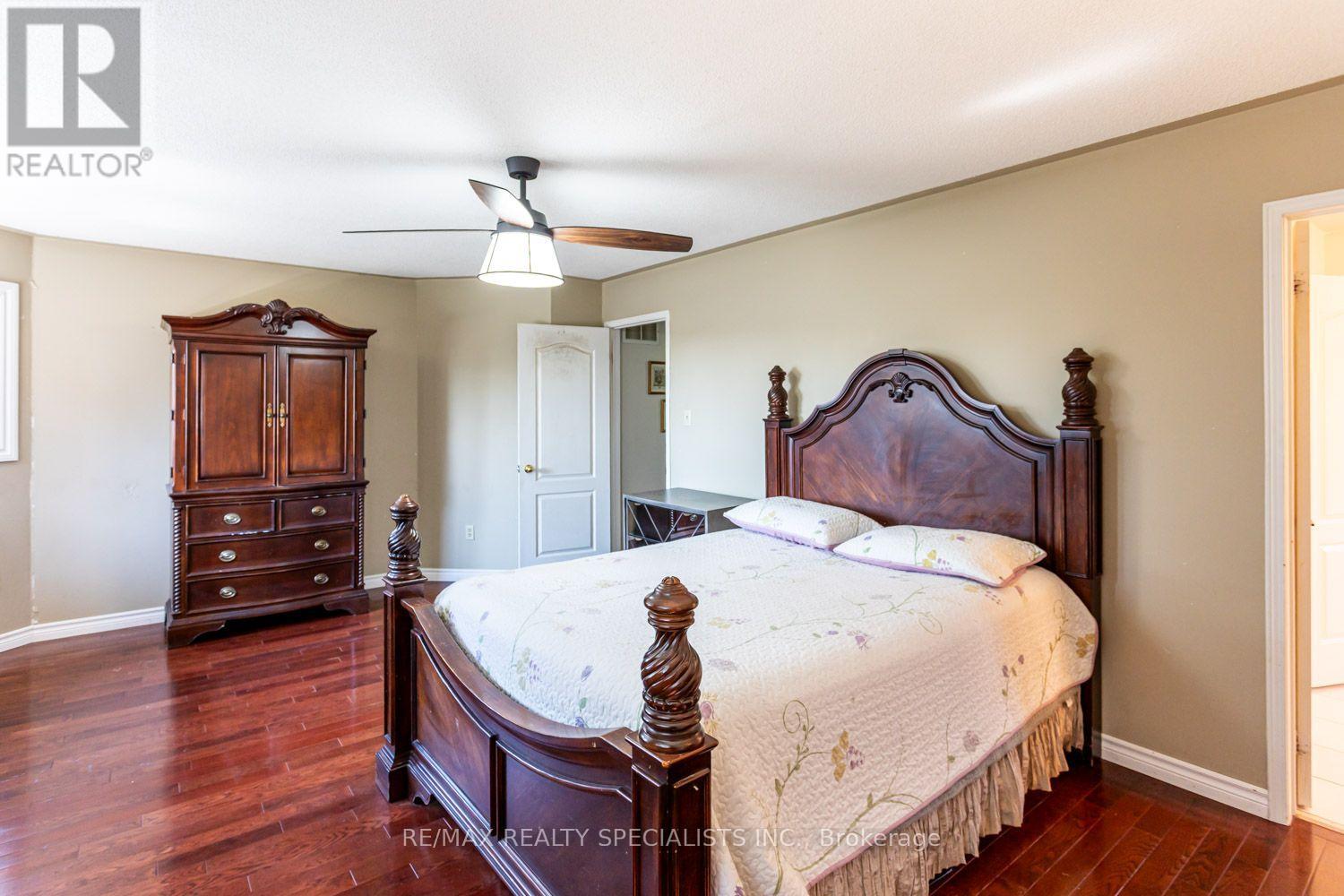 10 SPLIT MAPLE LANE - 32