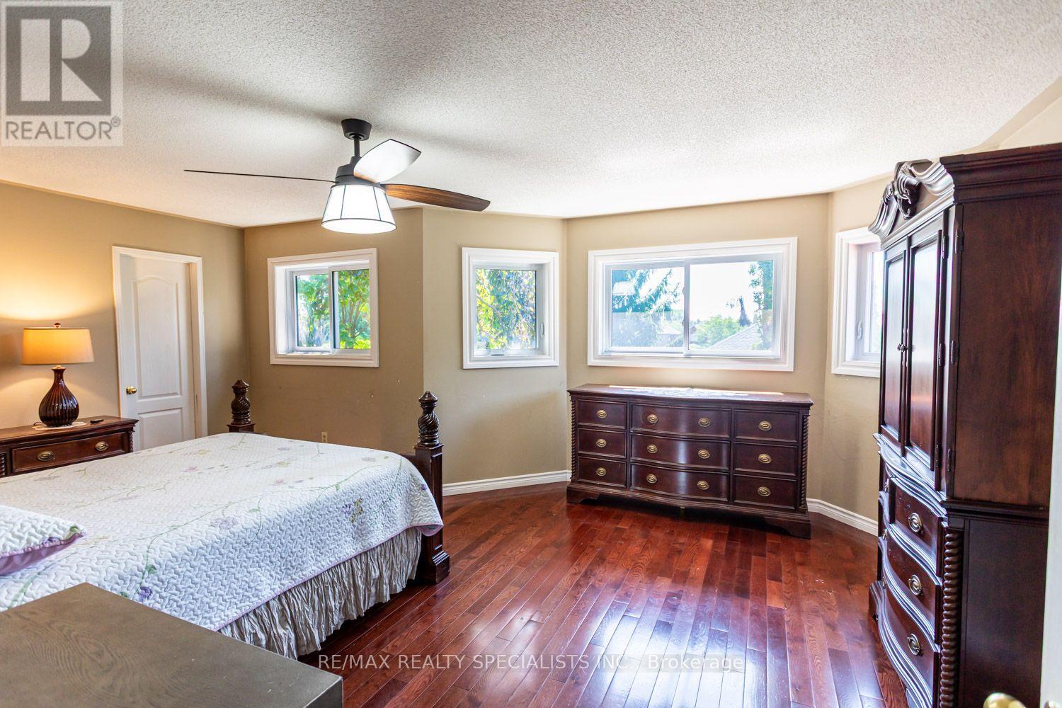 10 SPLIT MAPLE LANE - 33
