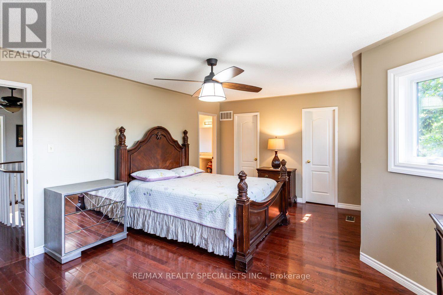 10 SPLIT MAPLE LANE - 34