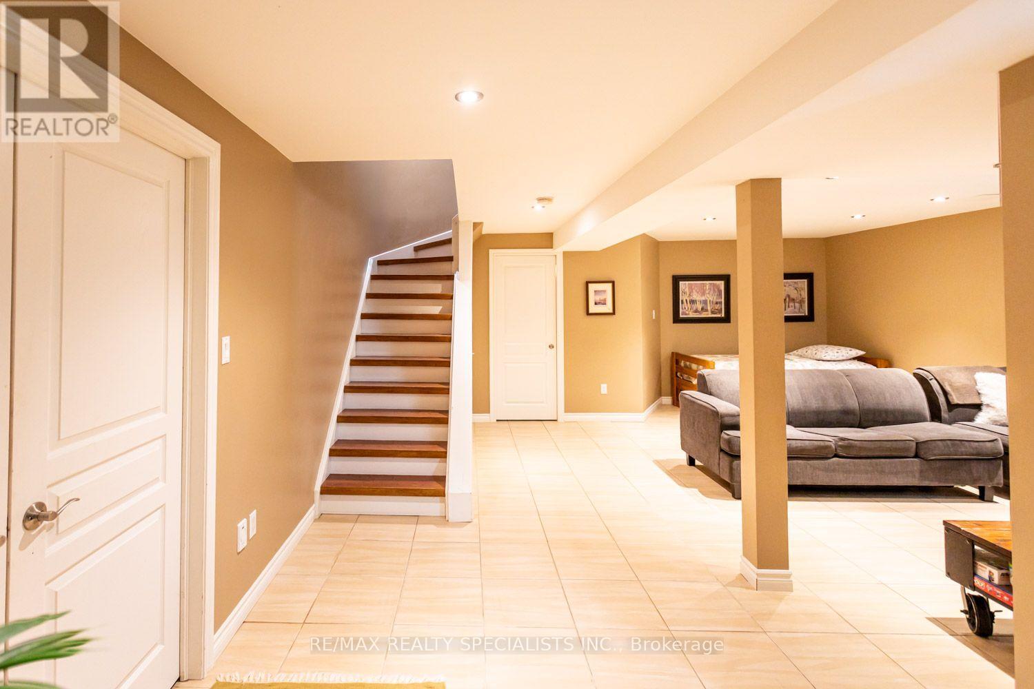 10 SPLIT MAPLE LANE - 37