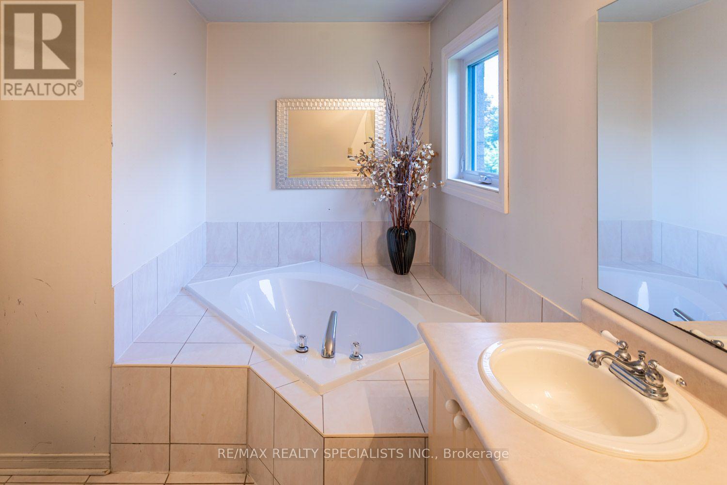 10 SPLIT MAPLE LANE - 39
