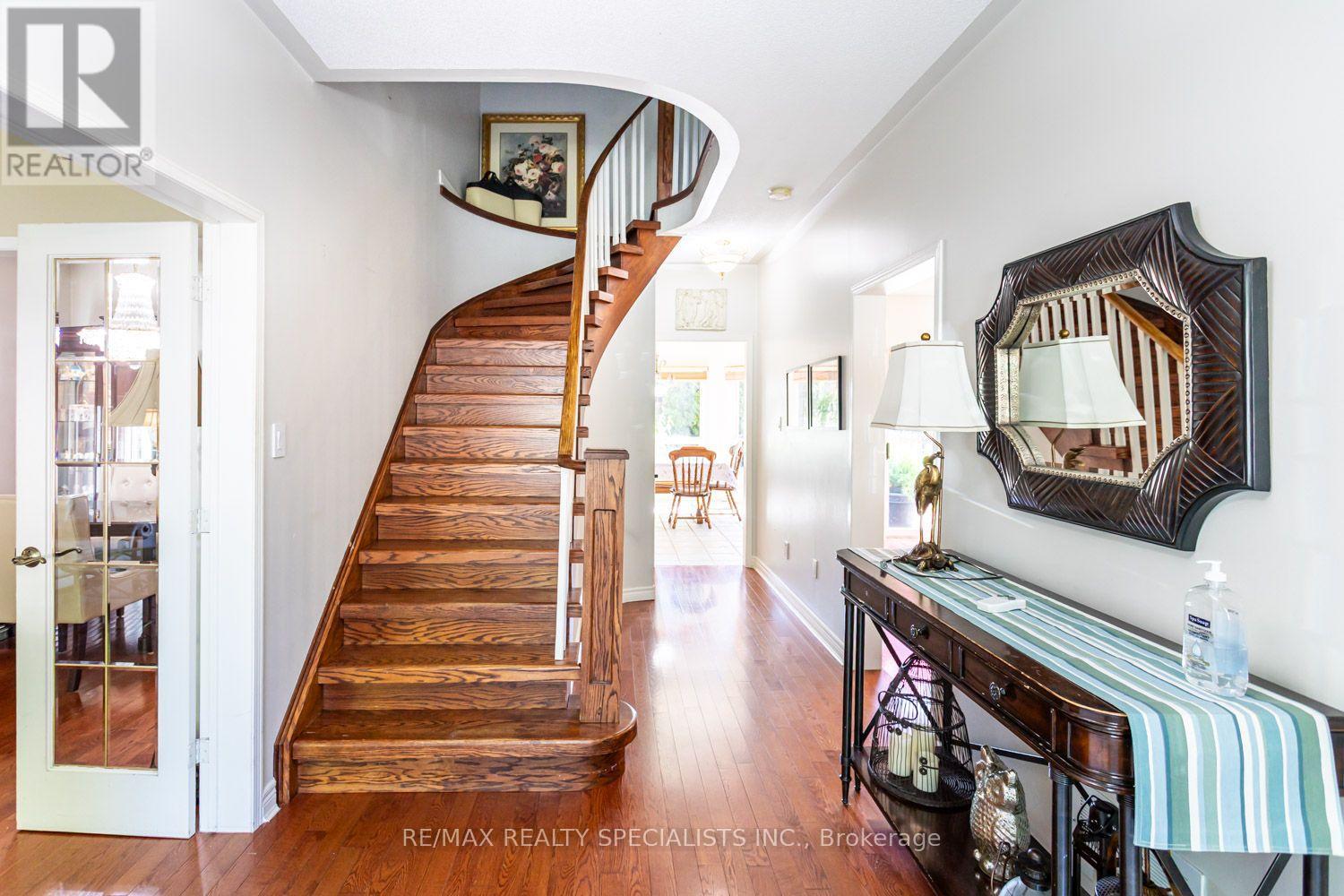 10 SPLIT MAPLE LANE - 8