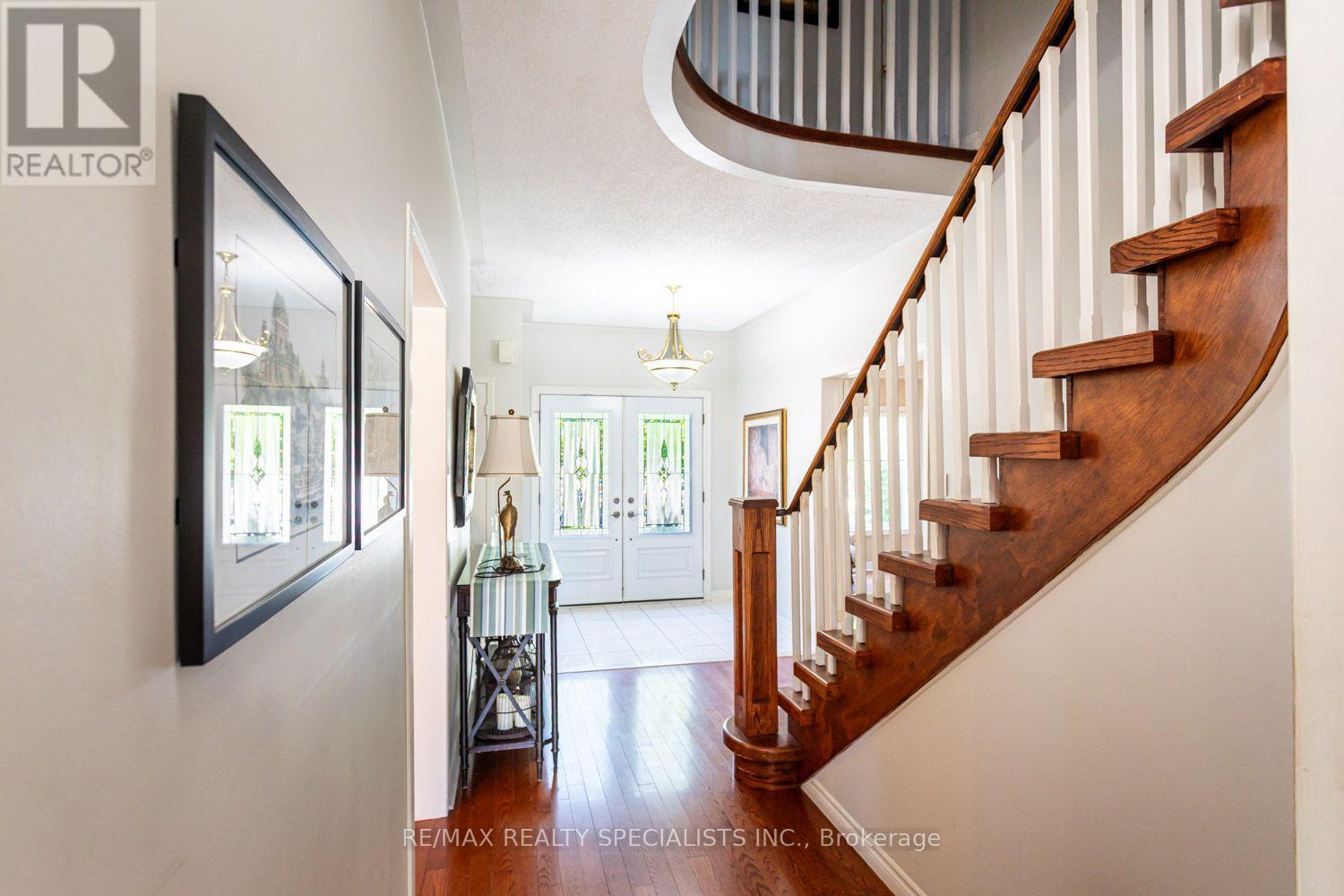 10 SPLIT MAPLE LANE - 9