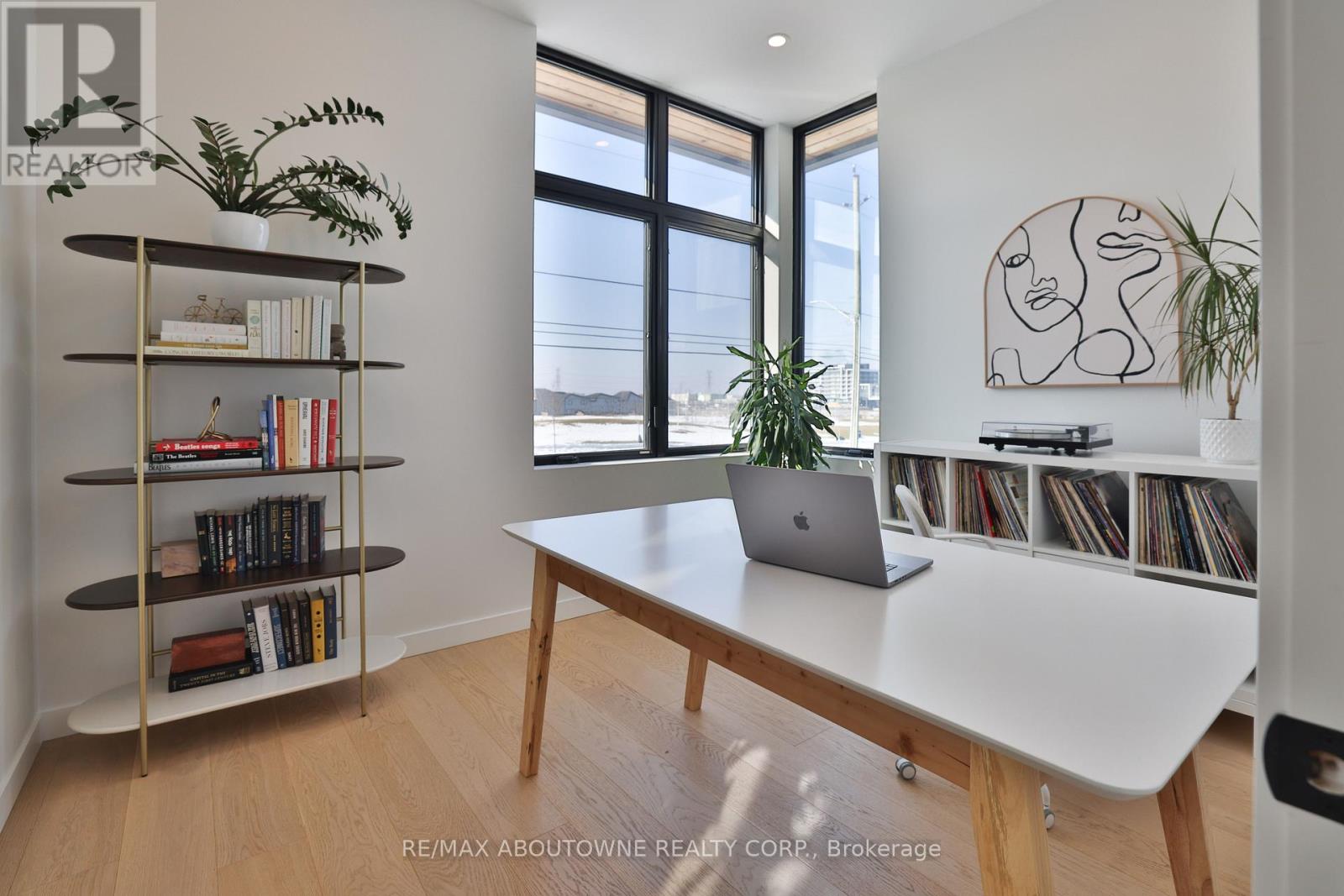 70 UPPER MOUNT ALBION ROAD - 30