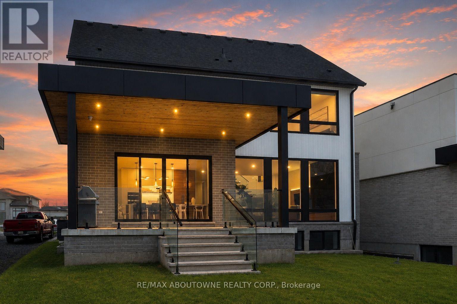 70 UPPER MOUNT ALBION ROAD - 40
