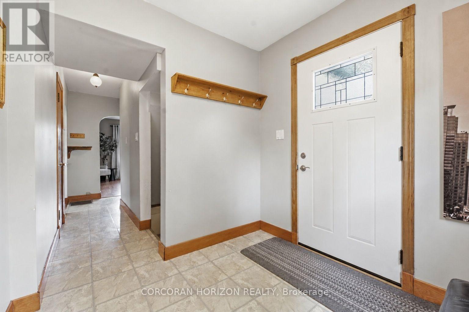 180 MELROSE STREET - 32