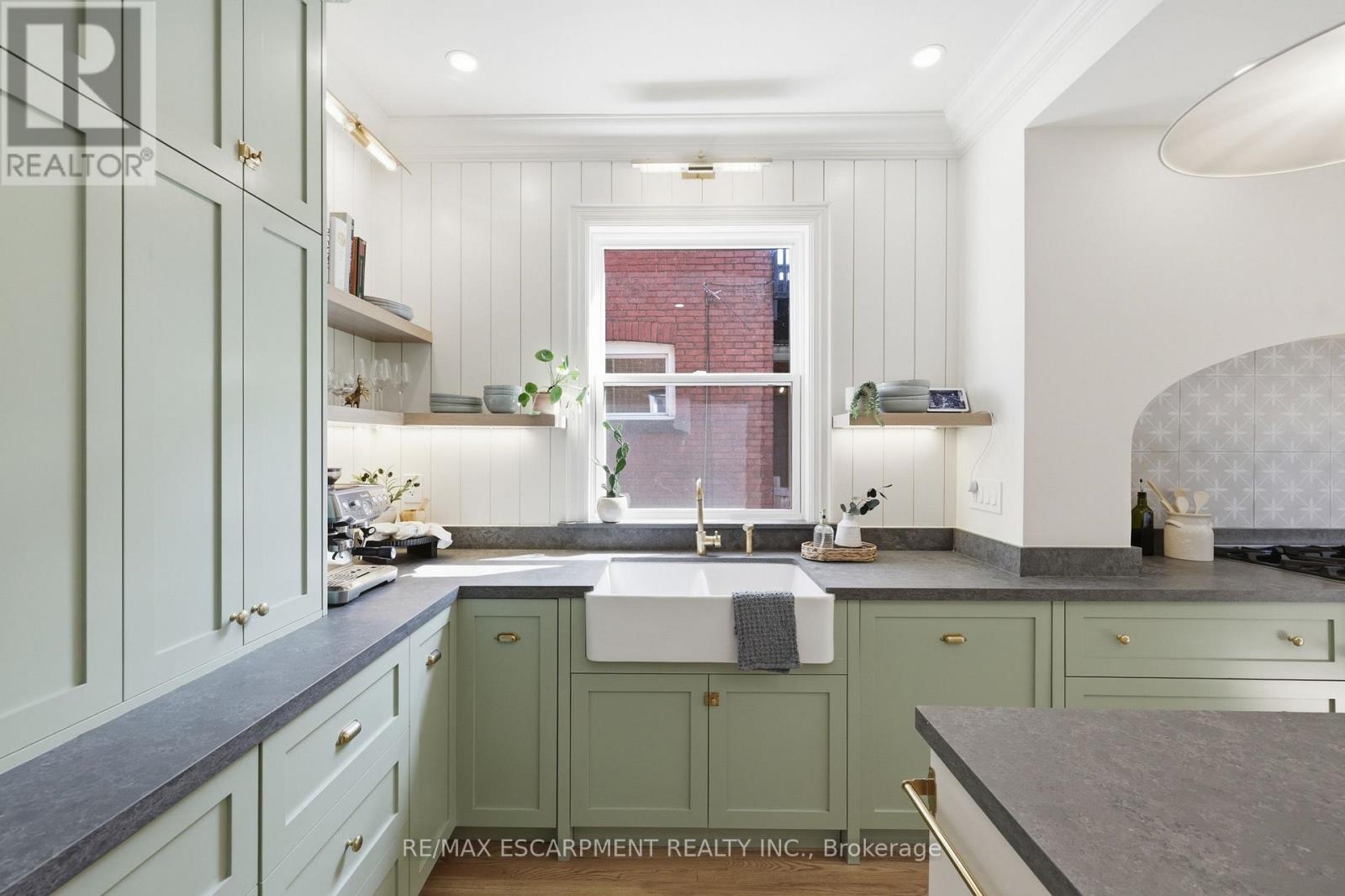 70 GAGE AVENUE S - Image 15