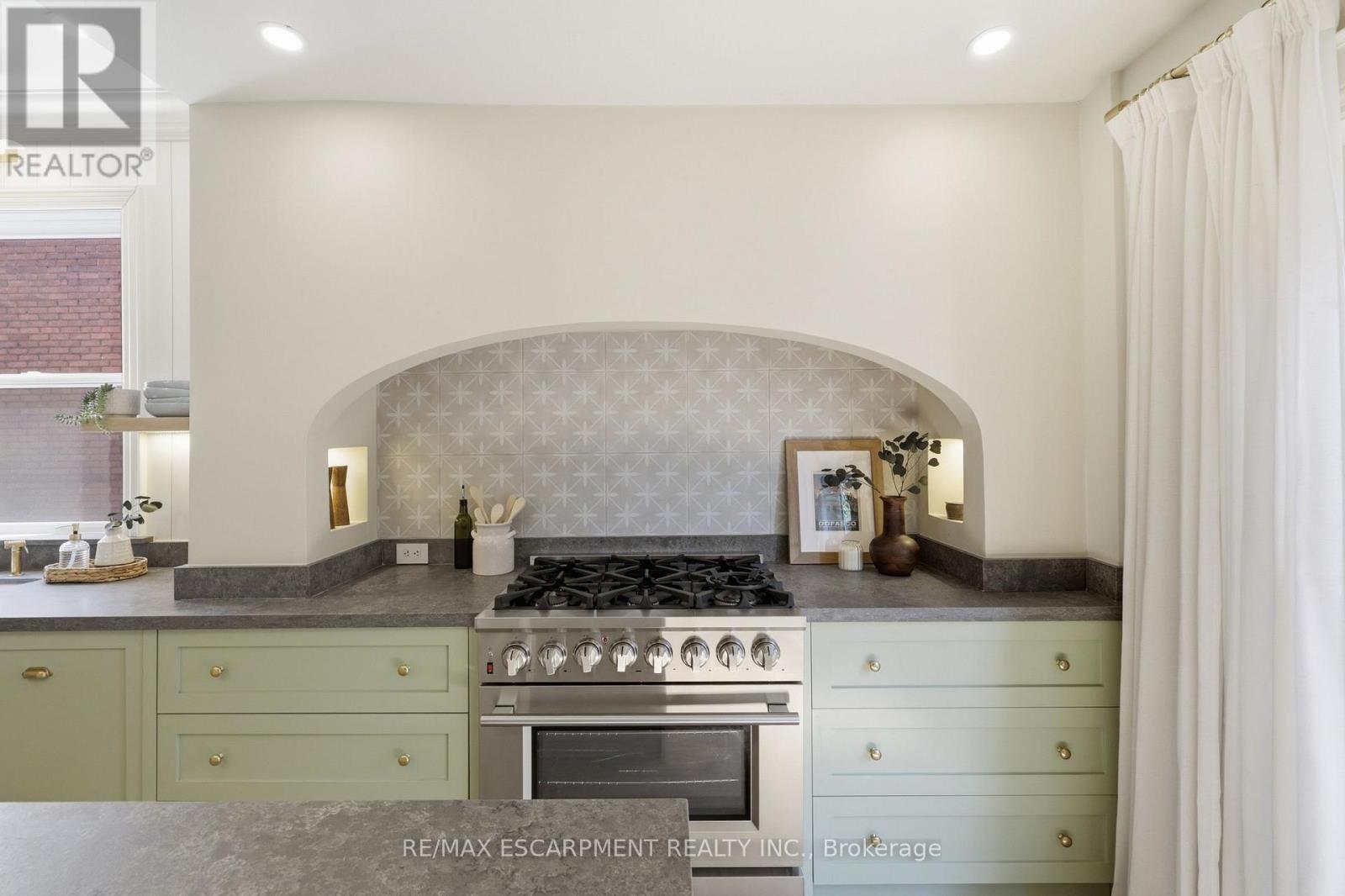 70 GAGE AVENUE S - Image 16