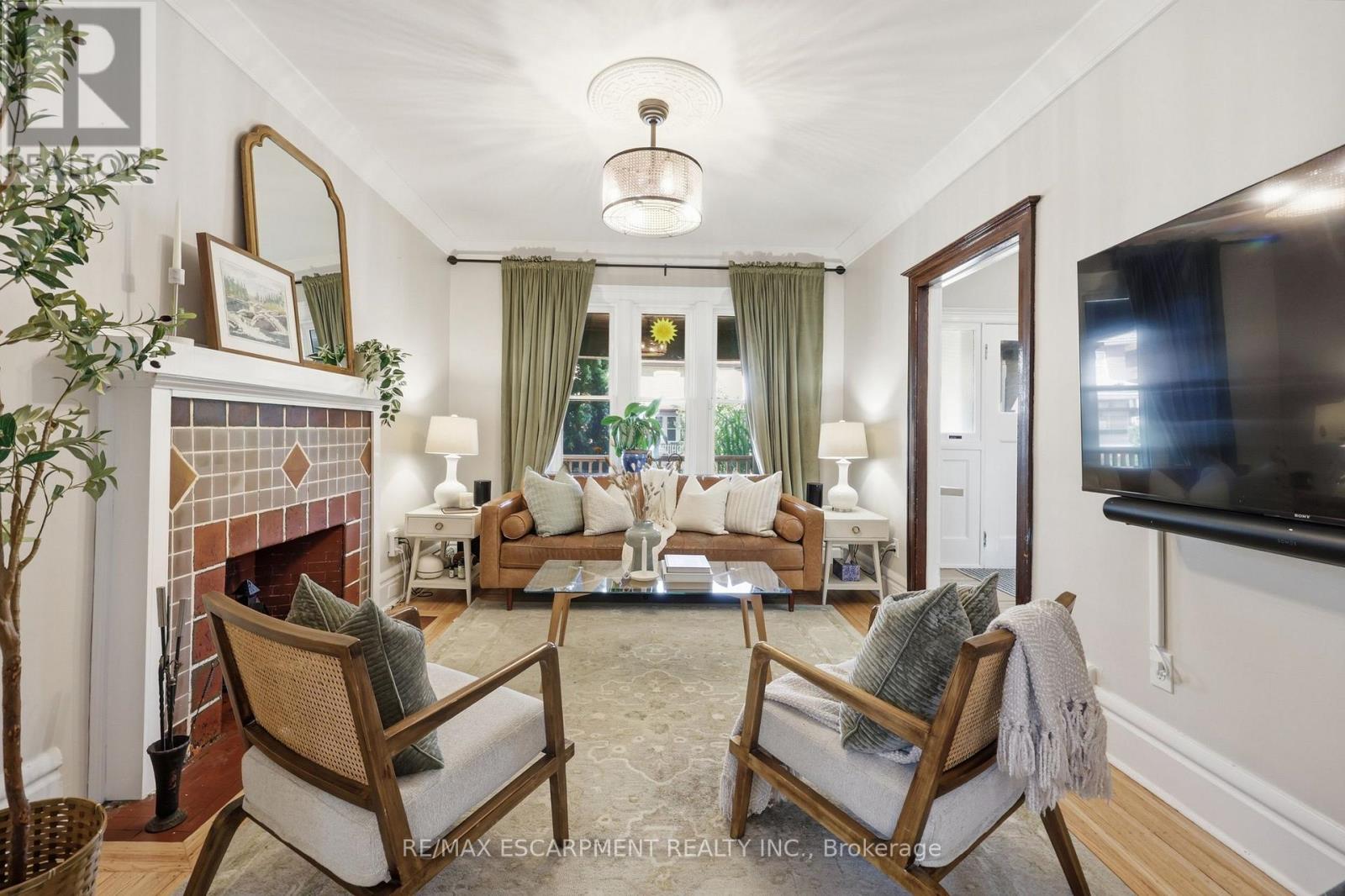 70 GAGE AVENUE S - Image 9