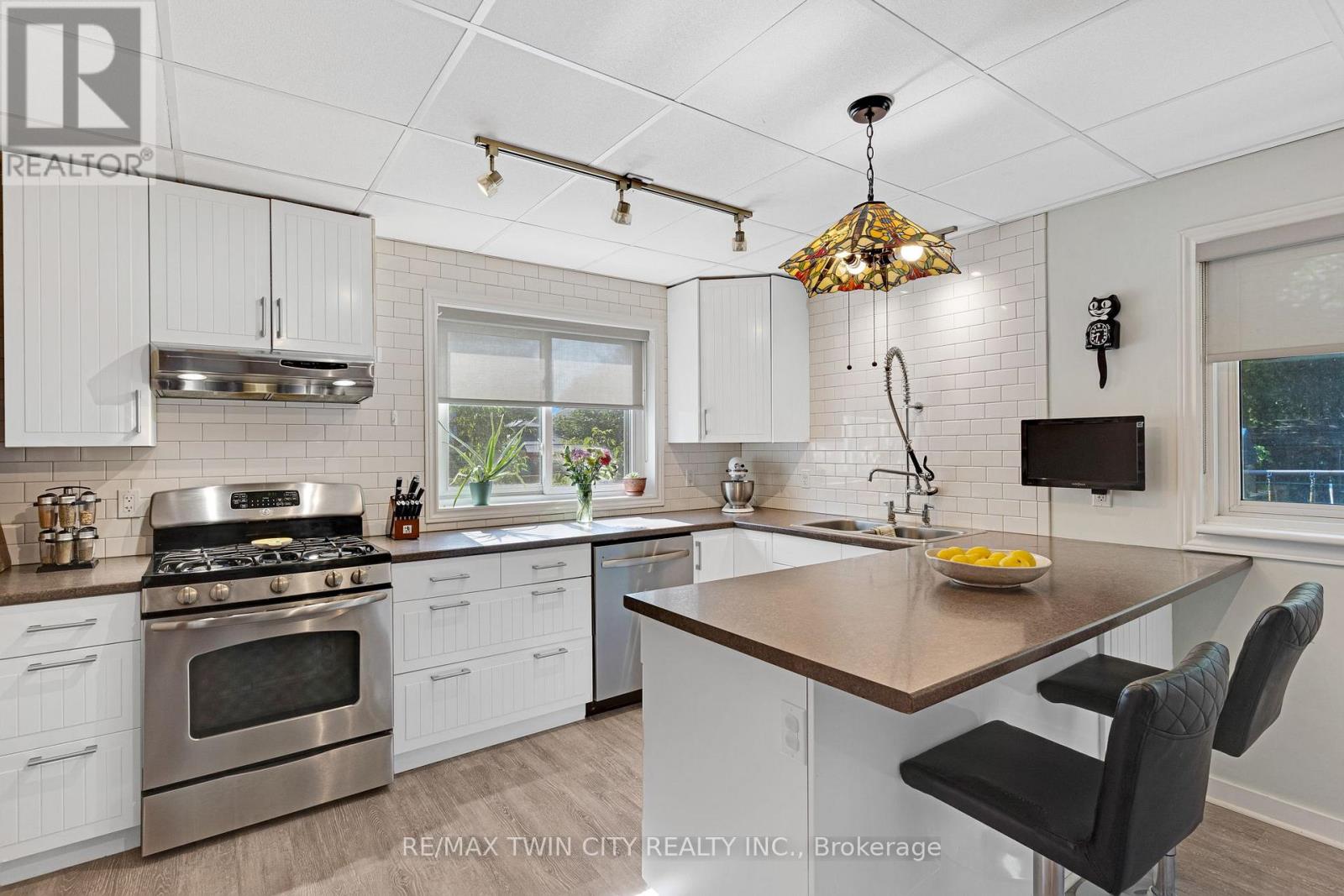 630 LAWRENCE STREET - Image 18