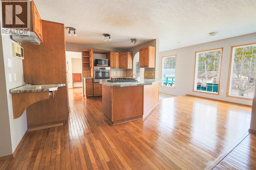 392076 Range Road 8-0 - 9