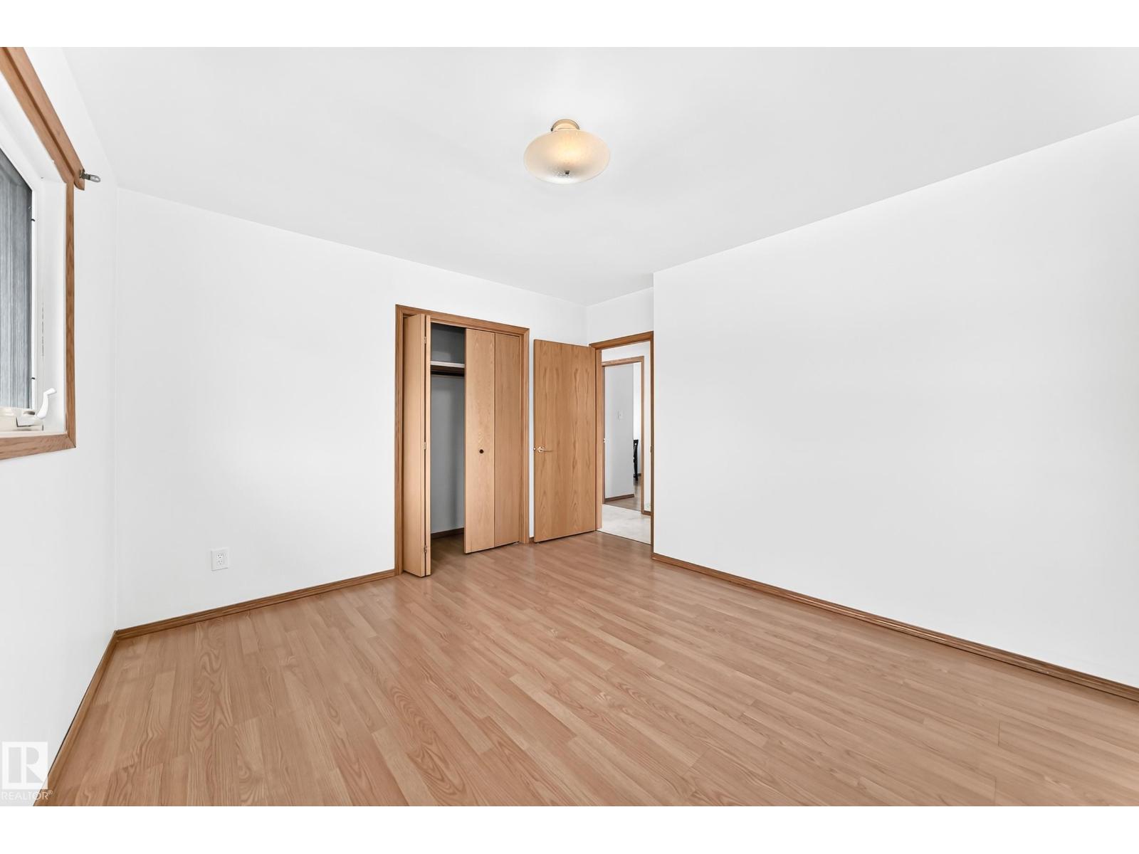 10819 137 AV NW - 10