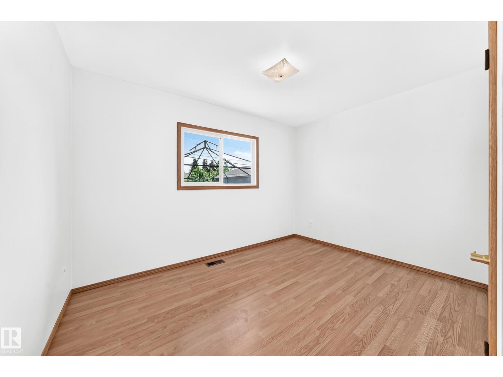 10819 137 AV NW - 13