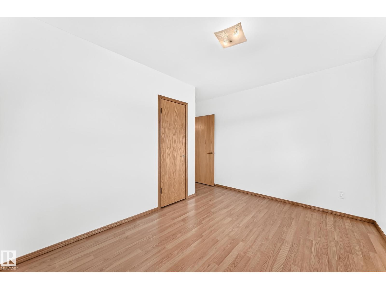 10819 137 AV NW - 14