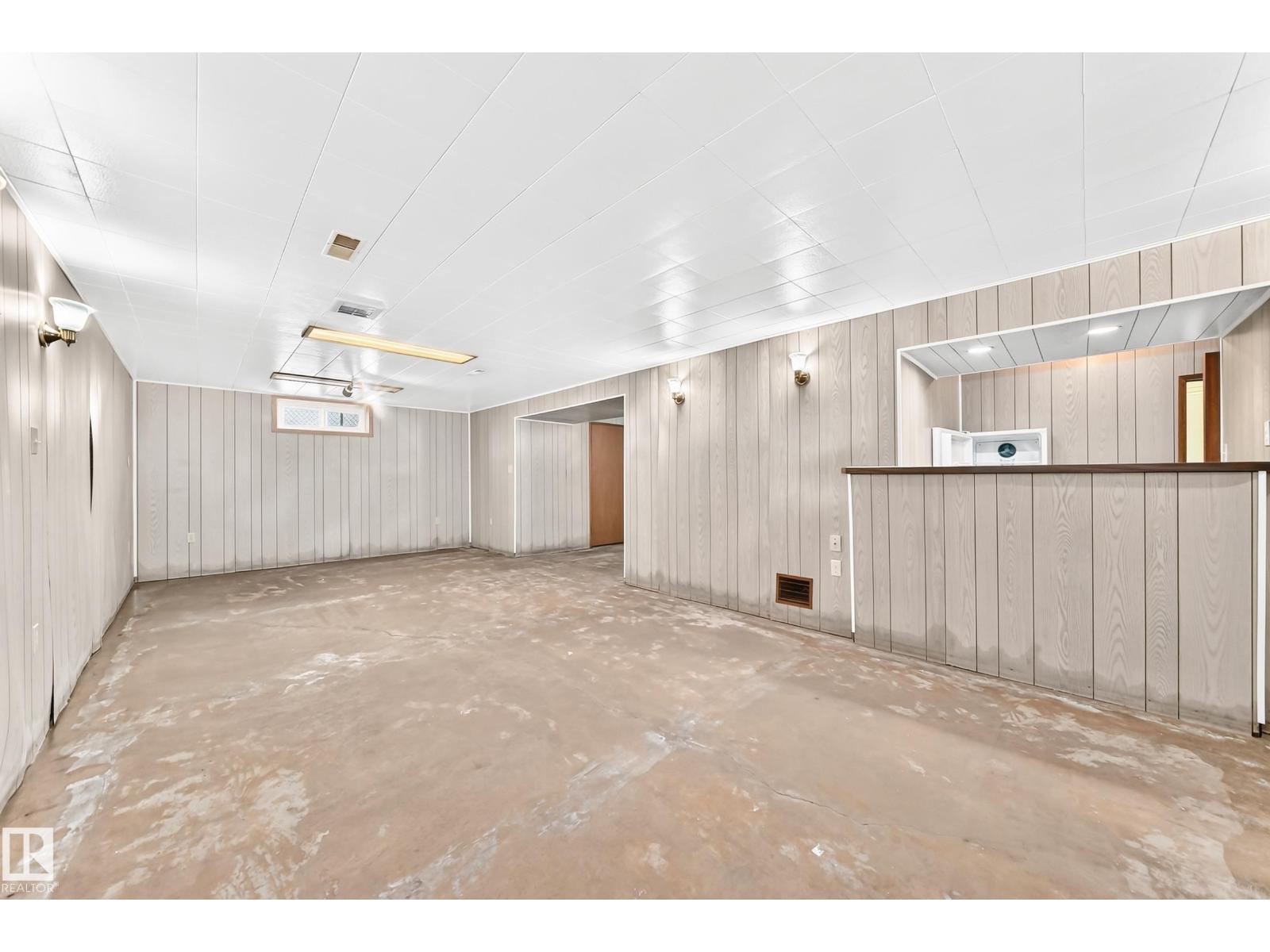 10819 137 AV NW - 17