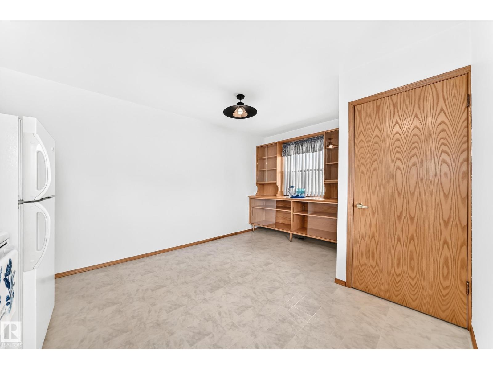 10819 137 AV NW - 3