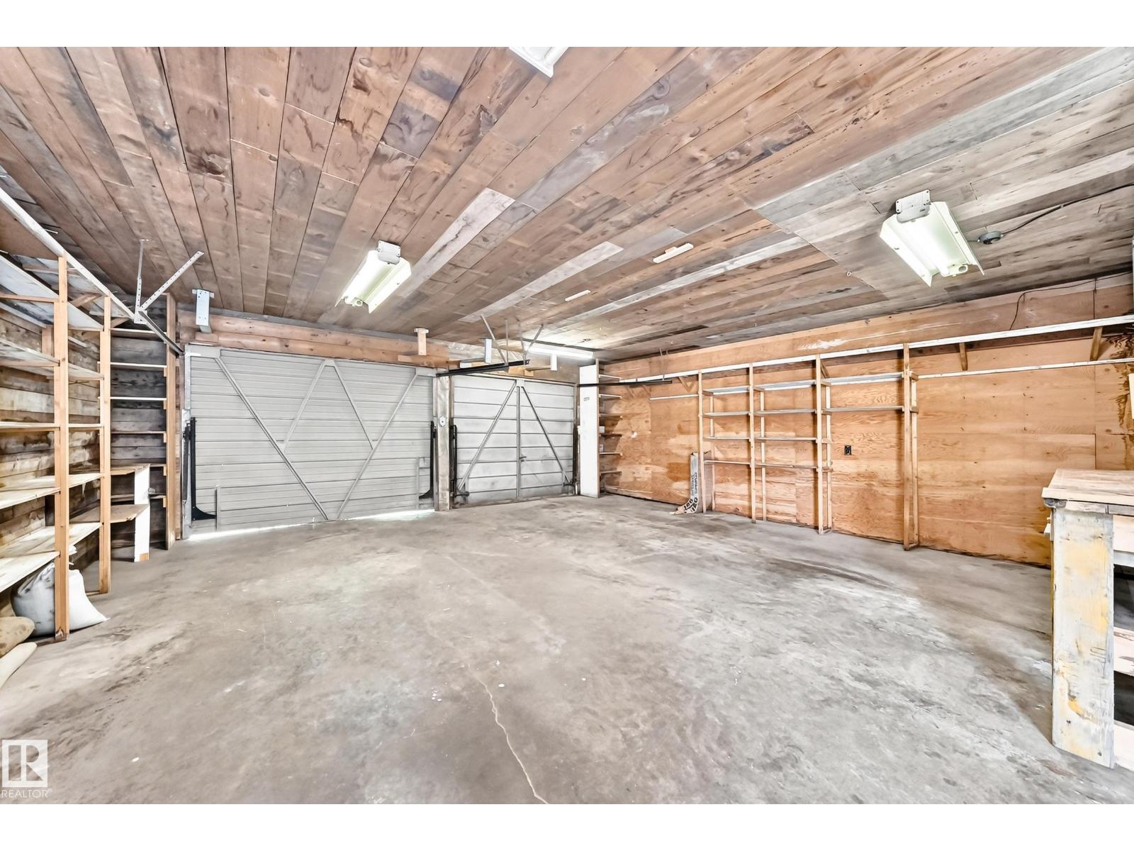 10819 137 AV NW - 33