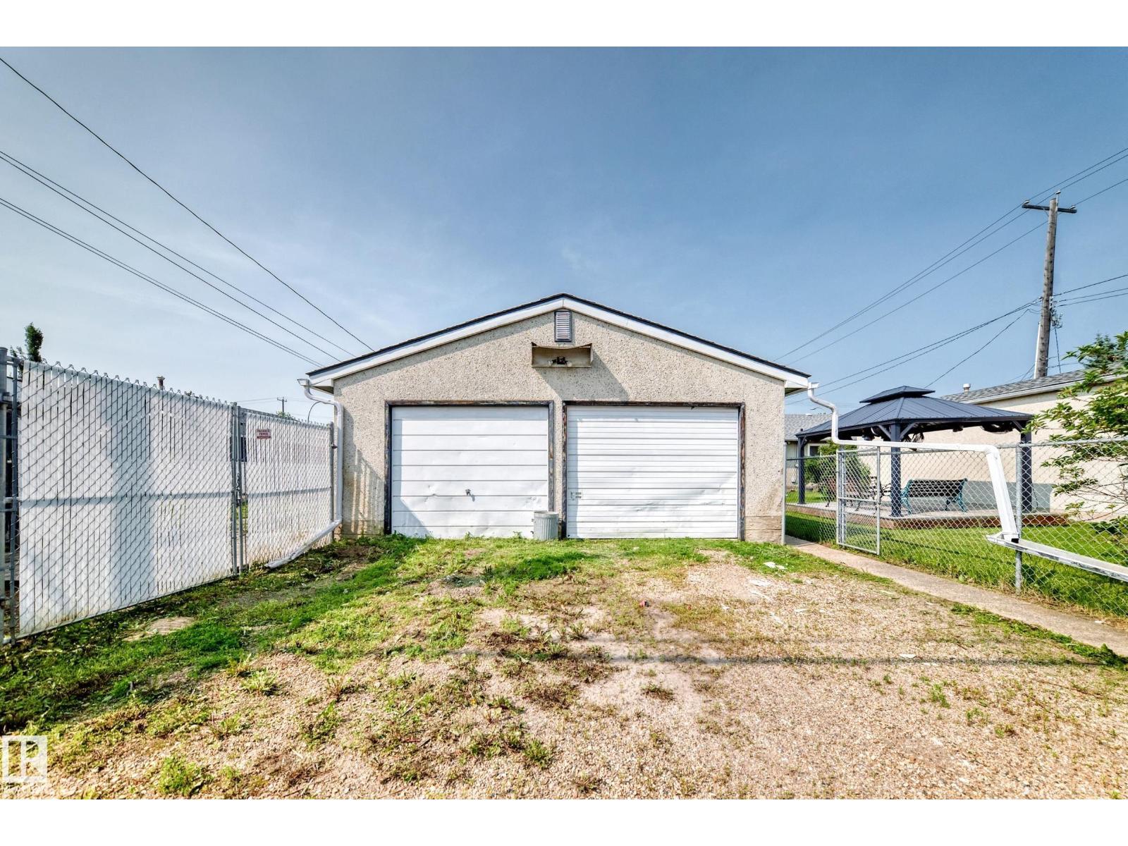 10819 137 AV NW - 44