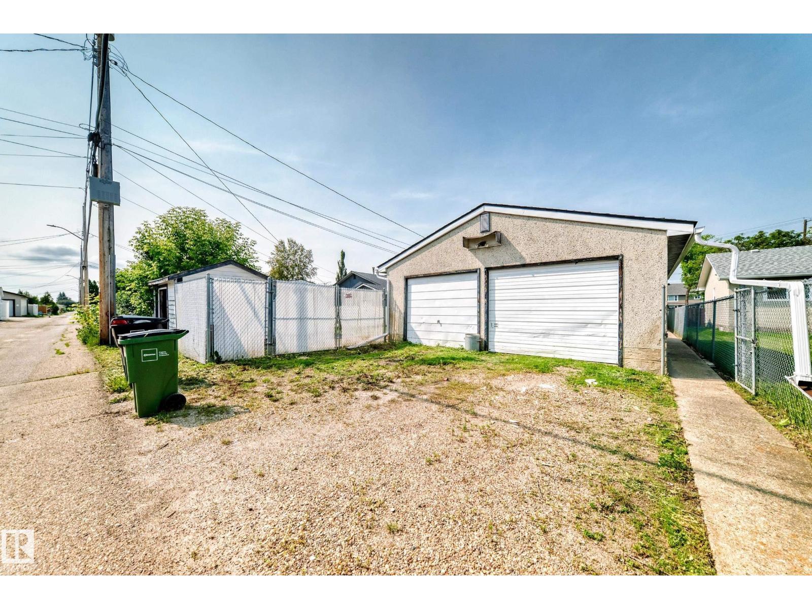 10819 137 AV NW - 45