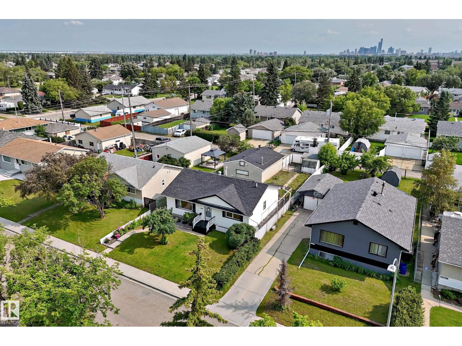 10819 137 AV NW - 47