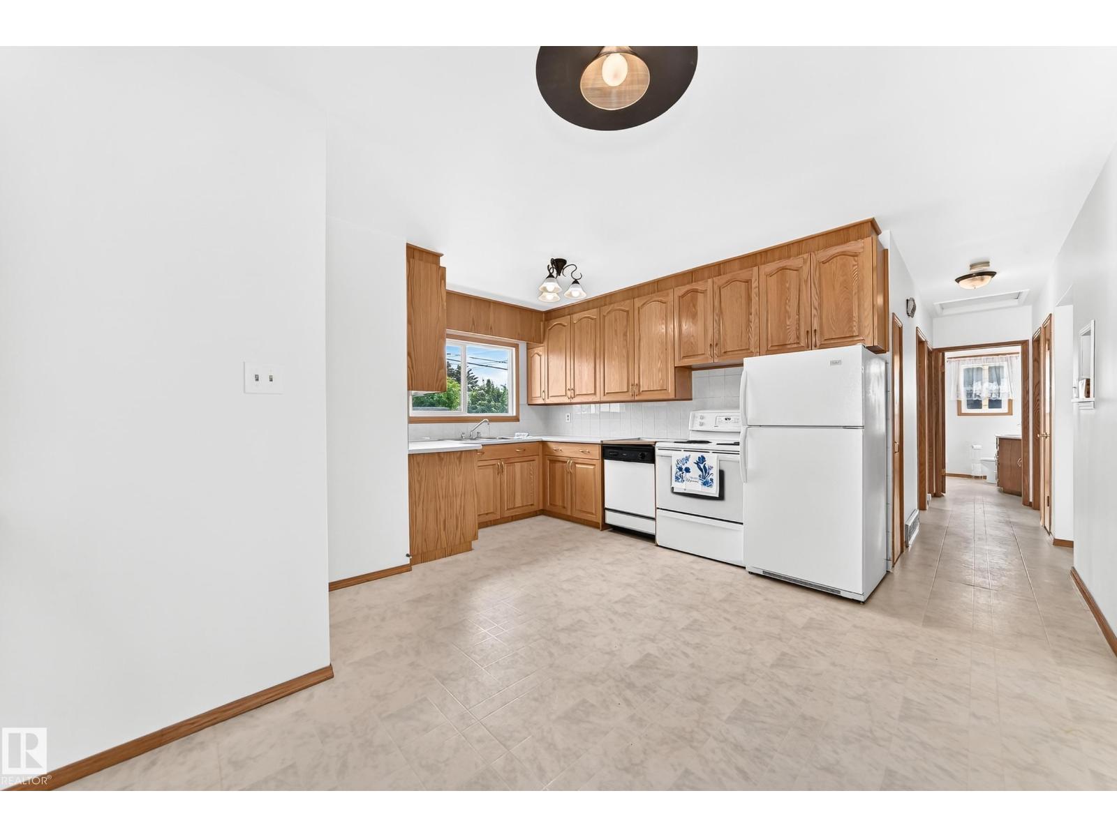 10819 137 AV NW - 5