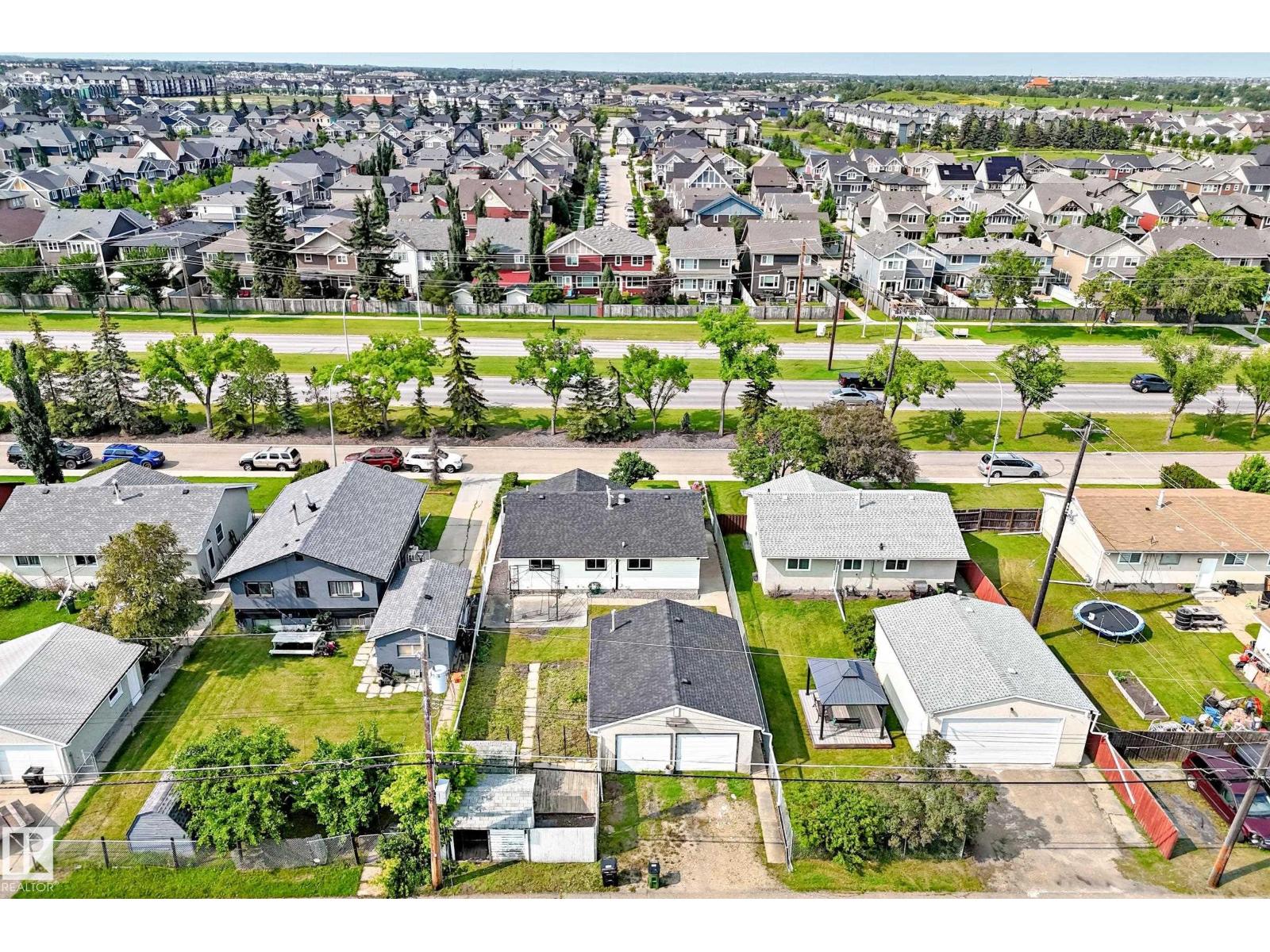 10819 137 AV NW - 50