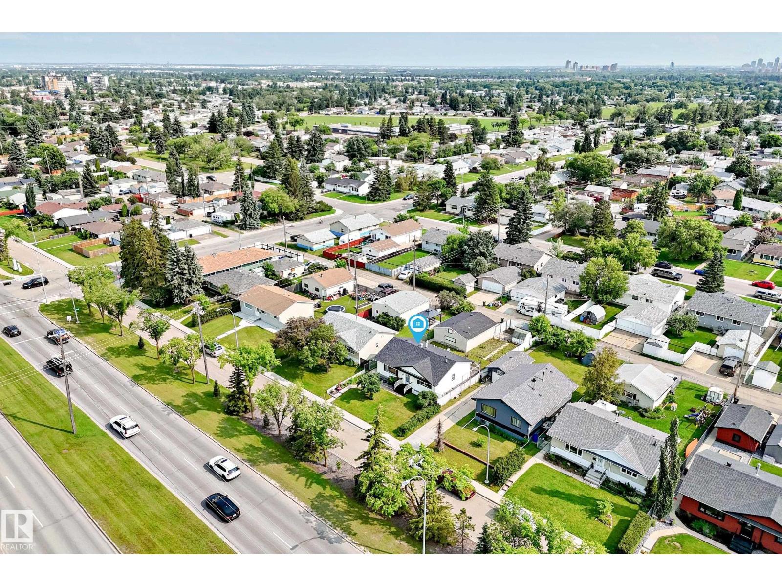 10819 137 AV NW - 53