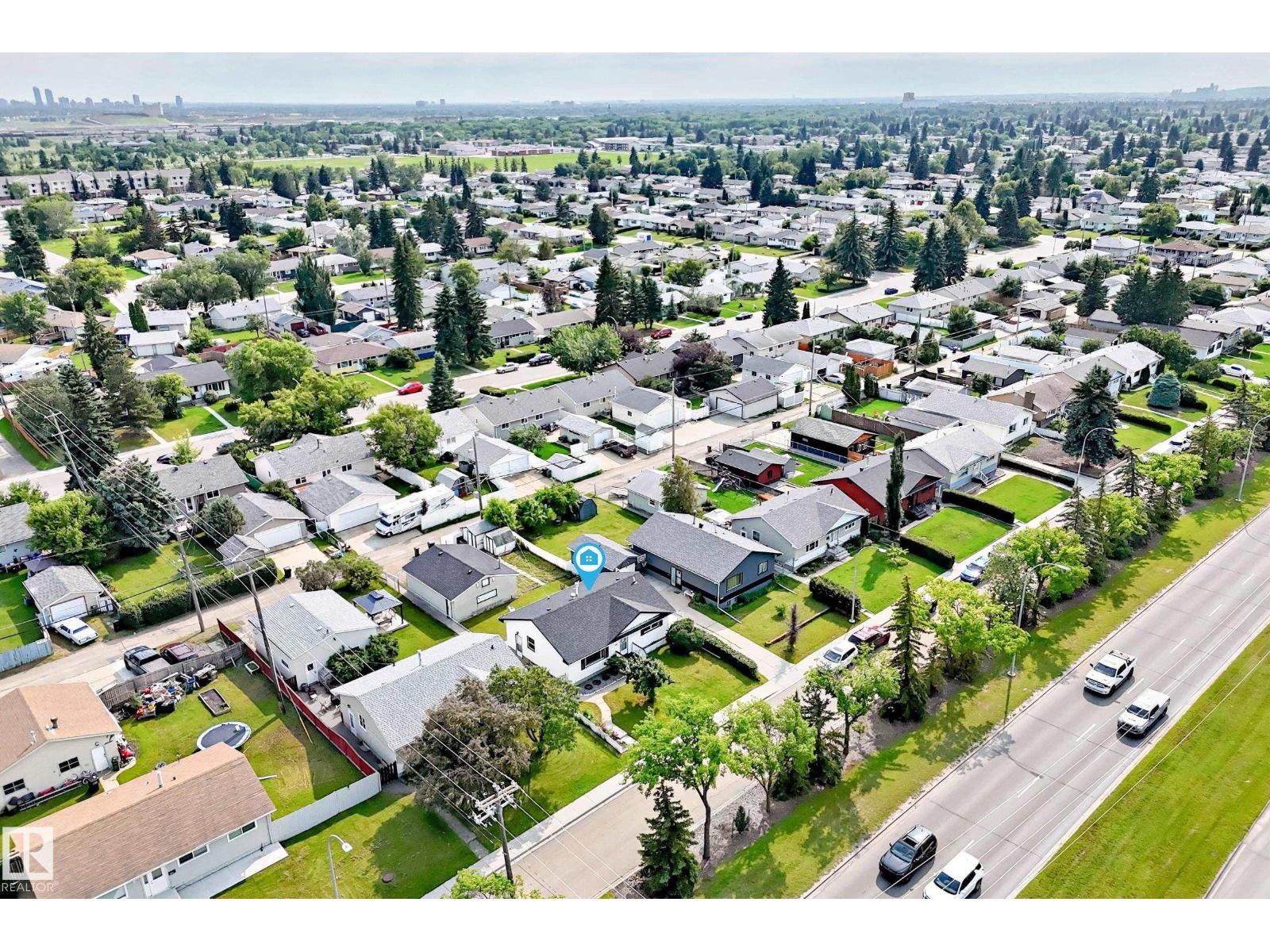 10819 137 AV NW - 54