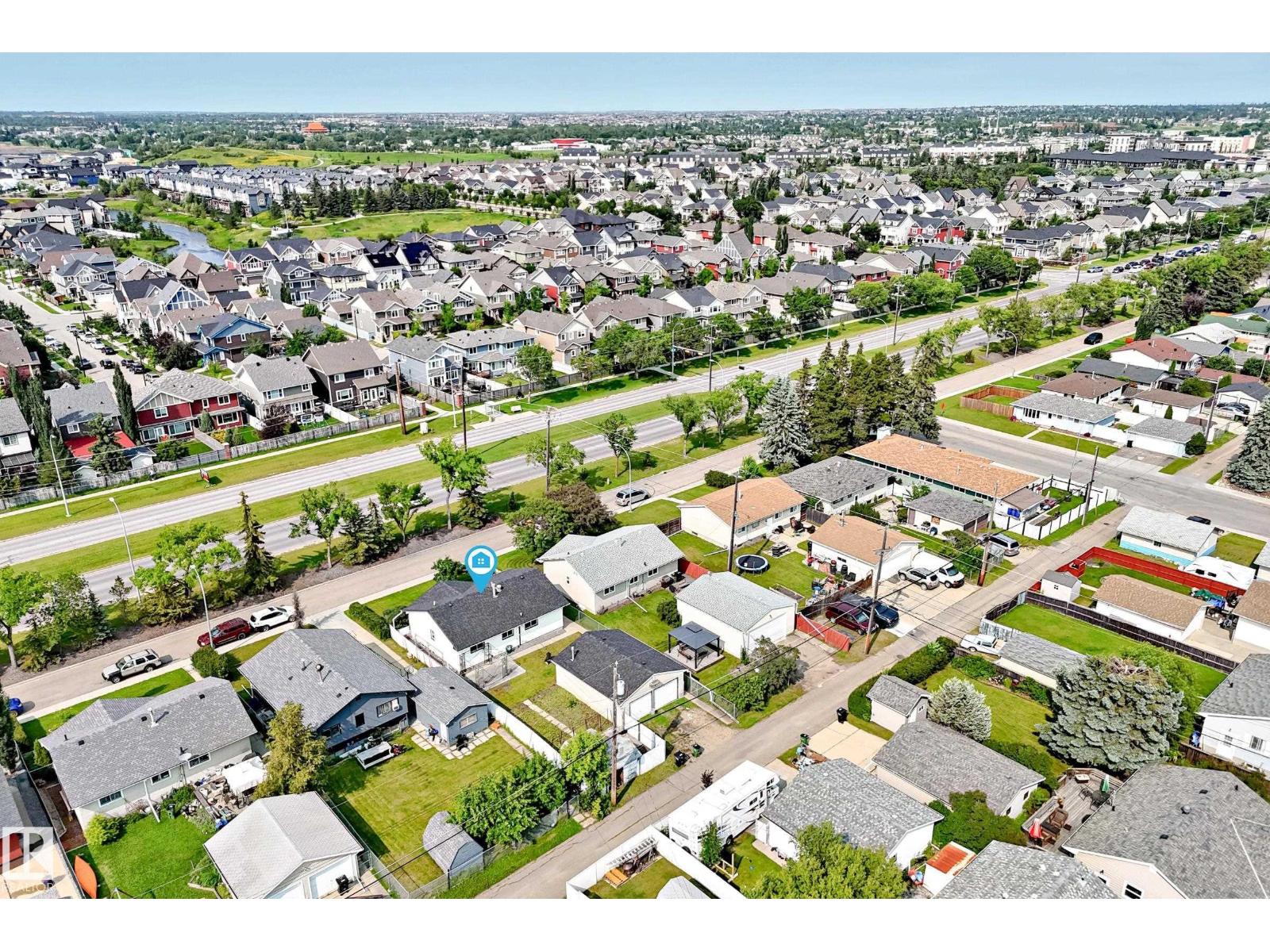 10819 137 AV NW - 56