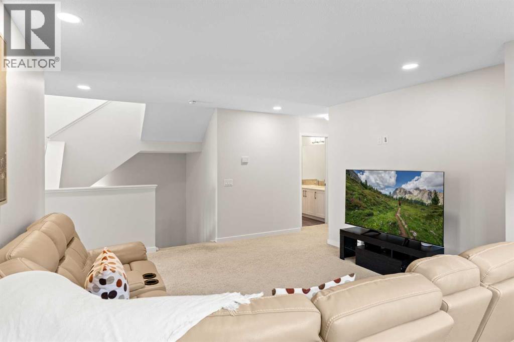 492 Chinook Gate Square SW - 23