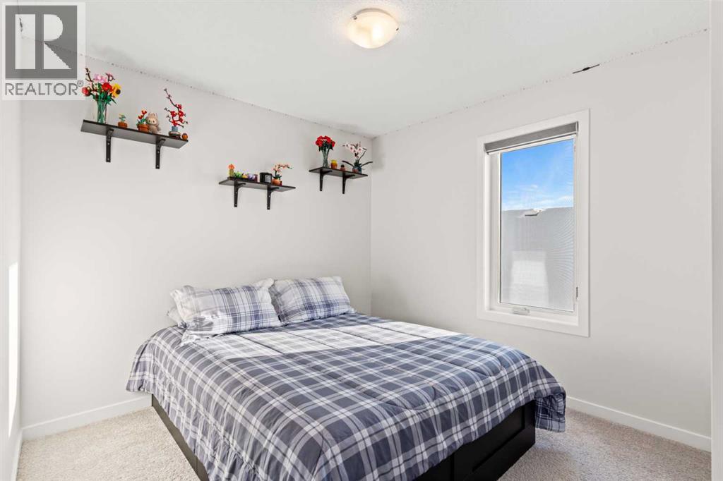 492 Chinook Gate Square SW - 40