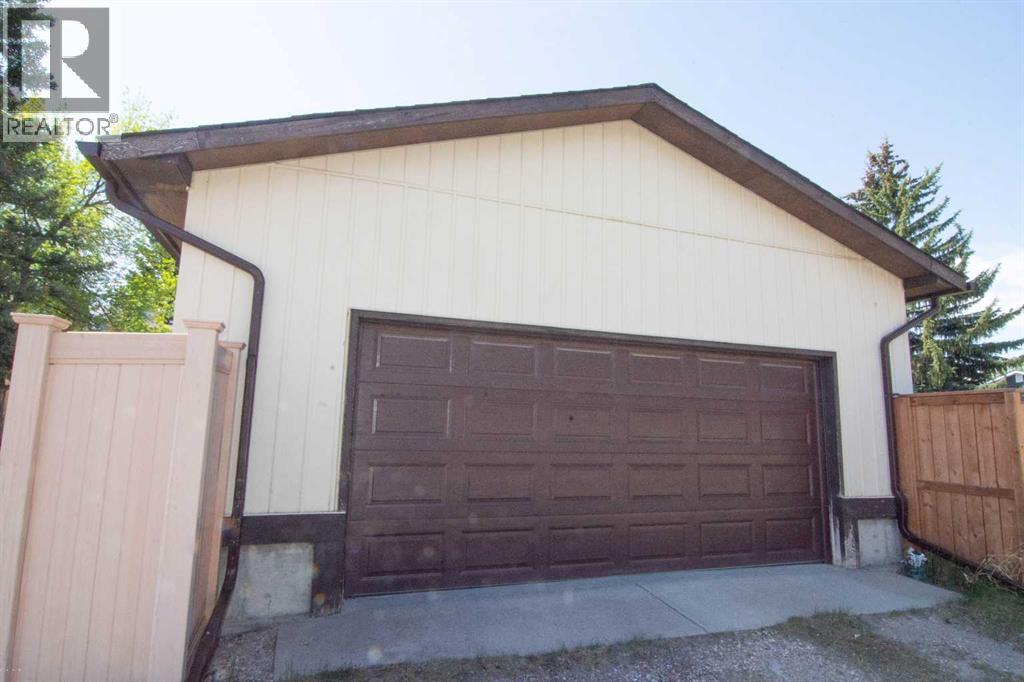340 Templeton Circle NE - 12