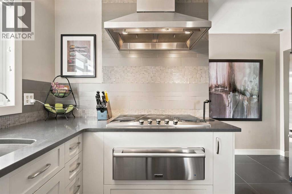 1016 Pensdale Crescent SE - 13