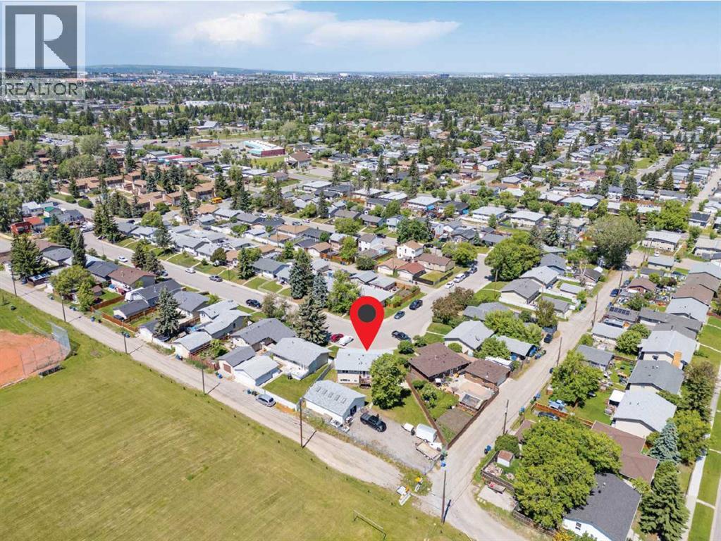 1016 Pensdale Crescent SE - 48