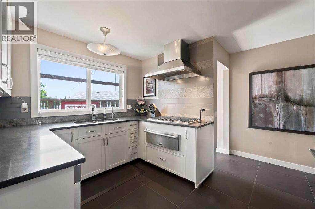 1016 Pensdale Crescent SE - 11