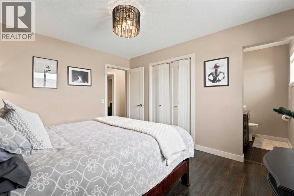 1016 Pensdale Crescent SE - 23