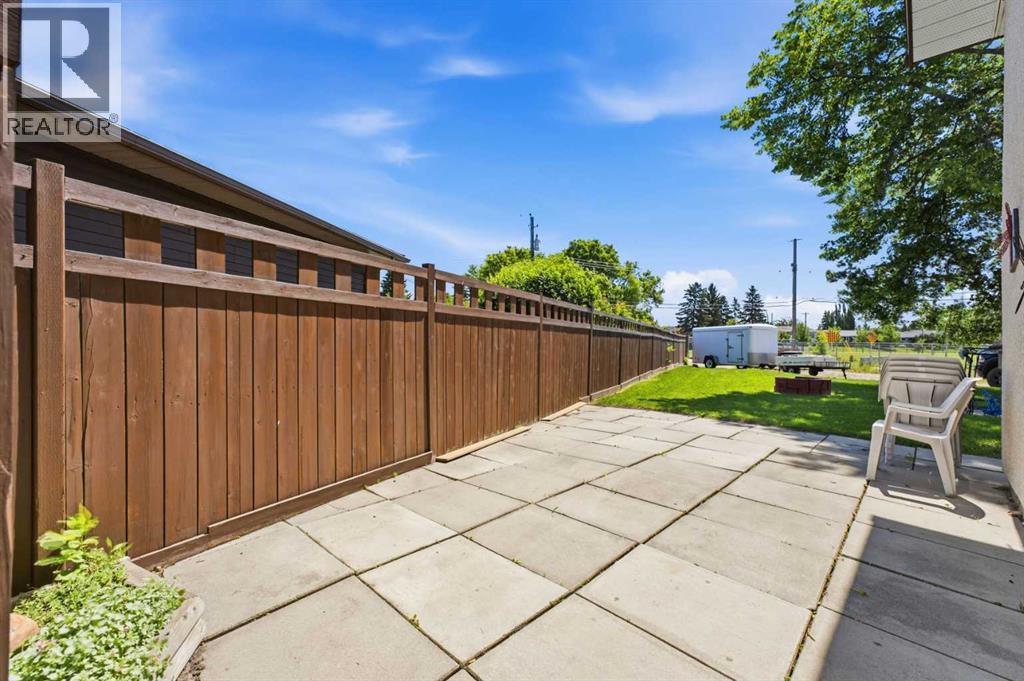 1016 Pensdale Crescent SE - 39