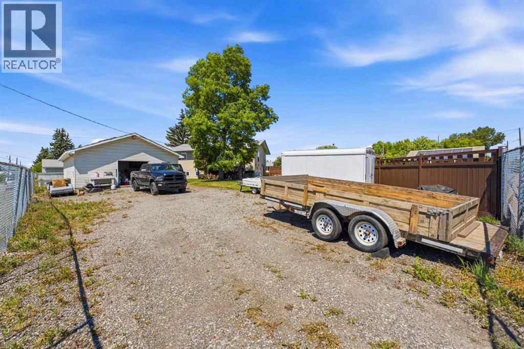1016 Pensdale Crescent SE - 44
